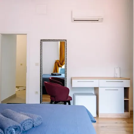Art Deco By Duhomes Apartment
