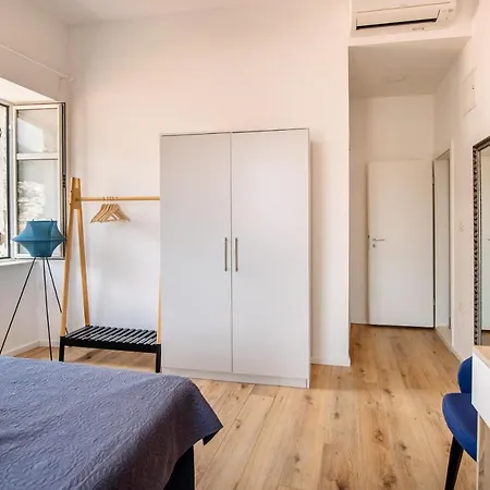 Art Deco By Duhomes Apartment