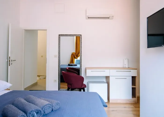 Art Deco By Duhomes Apartment